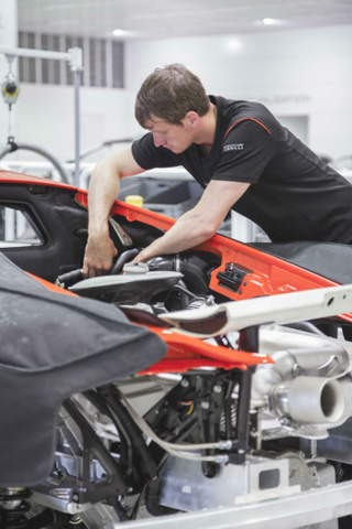 Illustration for article titled A visit to the McLaren Technical Centre